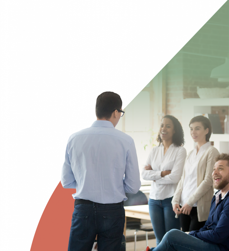 Conférence avec personnes enthousiastes